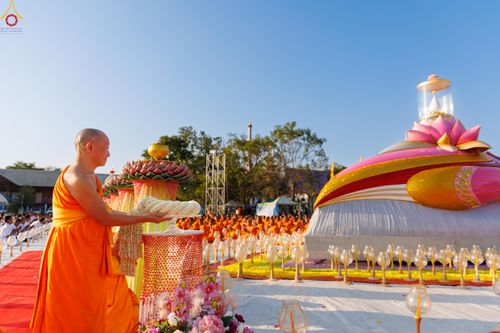 ภาพ No.293842:วันที่ 14 มกราคม พ.ศ. 2569 พิธีจุดประทีปถวายเป็นพุทธบูชา และบูชาธรรมมหาปูชนียาจารย์  ณ วัดสองพี่น้อง ต.ต้นตาล อ.สองพี่น้อง จ.สุพรรณบุรี ในโครงการธรรมยาตรา กตัญญูบูชา มหาปูชนียาจารย์ พระมงคลเทพมุนี(สด จนฺทสโร) พระผู้ปราบมาร อนุสรณ์สถาน 7 แห่ง ปีที่ 14