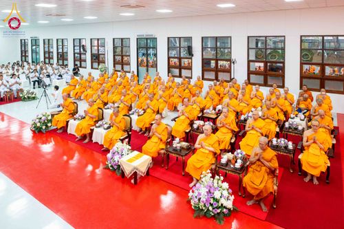 ภาพ No.315343:วันอังคารที่ 24 มีนาคม พ.ศ. 2569 พิธีบำเพ็ญกุศล คุณพ่อณรงค์ จินตมากุล  สิริอายุ 99 ปี 11 เดือน โยมบิดา พระครูปลัดรัตนวีรวัฒน์ (รังสฤษดิ์ อิทฺธิจินตโก) ที่ปรึกษาเจ้าคณะจังหวัดปทุมธานี เจ้าอาวาสวัดพระธรรมกาย  ณ ห้องปลูกศรัทธา 2 วัดพระธรรมกาย ปทุมธานี