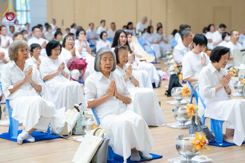 ภาพ No.310631:วันอาทิตย์ที่ 22 กุมภาพันธ์ พ.ศ. 2569 พิธีถวายโคมมาฆประทีป ณ ห้องแก้วสารพัดนึก 2 วัดพระธรรมกาย จ.ปทุมธานี