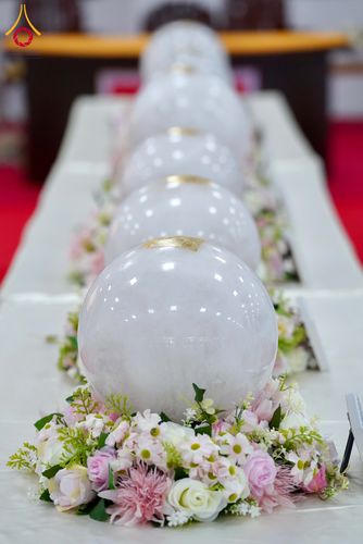 ภาพ No.294238:วันอาทิตย์ที่ 14 ธันวาคม พ.ศ.2568 พิธีเจริญพระพุทธมนต์สมโภชดวงแก้วลูกนิมิตเอก และดวงแก้วนิมิตปฏิบัติธรรม อัญเชิญประดิษฐาน  ณ วัดพระธรรมกายในประเทศสหรัฐอเมริกาและประเทศเยอรมนี 7 แห่ง ณ อาคารปลูกศรัทธา 2 วัดพระธรรมกาย