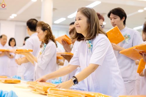 ภาพ No.318567:วันอาทิตย์ต้นเดือนที่ 5 เมษายน พ.ศ.2569 พิธีทอดผ้าป่าสมทบมหาสังฆทาน 40,000 กว่าวัดทั่วประเทศ ณ สภาธรรมกายสากล วัดพระธรรมกาย