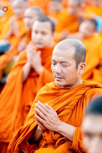 ภาพ No.311180:วันเสาร์ที่ 28 กุมภาพันธ์ พ.ศ. 2569 พิธีตักบาตรพระมหากุศล 11,250 รูป เฉลิมฉลอง 1,250 ปีศรีธรรมราชเจดีย์ สู่มรดกโลก ณ ถนนราชดำเนิน บริเวณหน้าวัดพระมหาธาตุวรมหาวิหาร อ.เมือง จ.นครศรีธรรมราช