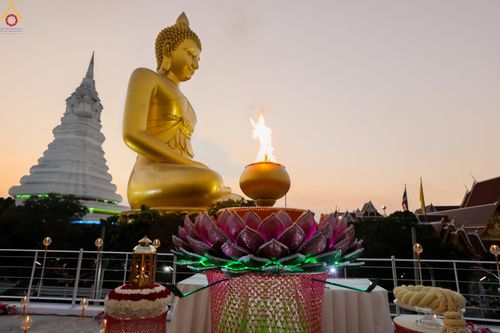 ภาพ No.302882:วันที่ 24 มกราคม พ.ศ. 2569 พิธีจุดประทีปธรรมถวายเป็นพุทธบูชา  และบูชาธรรมมหาปูชนียาจารย์  ณ อาคารธรรมยาตรา กตัญญูบูชามหาปูชนียาจารย์  ตรงข้ามวัดปากน้ำภาษีเจริญ จ.กรุงเทพมหานคร ในโครงการธรรมยาตรา กตัญญูบูชา มหาปูชนียาจารย์ พระมงคลเทพมุนี(สด จนฺทสโร) พระผู