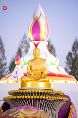 ภาพ No.290590:วันที่ 8 มกราคม พ.ศ. 2569 พระธรรมยาตราปฏิบัติธรรม และถ่ายภาพหมู่ประวัติศาสตร์ ในโครงการธรรมยาตรา กตัญญูบูชามหาปูชนียาจารย์ พระมงคลเทพมุนี(สด จนฺทสโร) พระผู้ปราบมาร อนุสรณ์สถาน 7 แห่ง ปีที่ 14 ณ อนุสรณ์สถานคลองบางนางแท่น อ.สามพราน จ.นครปฐม