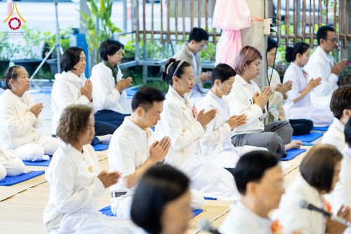 ภาพ No.292602:วันที่ 12 มกราคม พ.ศ. 2569 พิธีถวายภัตตาหารเป็นสังฆทาน แด่พระธรรมยาตรา ณ อนุสรณ์สถานมหาวิหารพระมงคลเทพมุนี (โลตัสแลนด์) อ.สองพี่น้อง จ.สุพรรณบุรี ในโครงการธรรมยาตรา กตัญญูบูชา มหาปูชนียาจารย์ พระมงคลเทพมุนี(สด จนฺทสโร) พระผู้ปราบมาร อนุสรณ์สถาน 7 แห่ง ปี