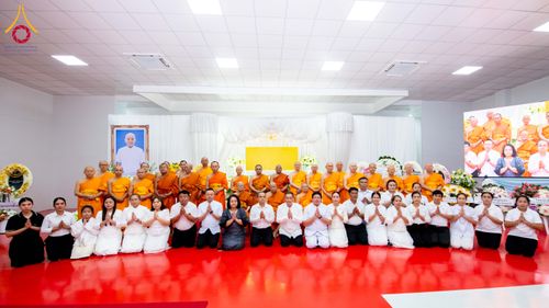 ภาพ No.314584:วันศุกร์ที่ 20 มีนาคม พ.ศ. 2569 พิธีบำเพ็ญกุศล คุณพ่อณรงค์ จินตมากุล โยมบิดา พระครูปลัดรัตนวีรวัฒน์ (รังสฤษดิ์ อิทฺธิจินตโก) ที่ปรึกษาเจ้าคณะจังหวัดปทุมธานี เจ้าอาวาสวัดพระธรรมกาย  ณ ห้องปลูกศรัทธา 2 วัดพระธรรมกาย ปทุมธานี