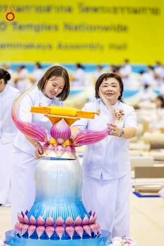 ภาพ No.215648:วันอาทิตย์ต้นเดือนที่ 6 เมษายน พ.ศ. 2568 ขบวนอัญเชิญผ้าป่าสมทบ มหาสังฆทาน 40,000 กว่าวัดทั่วประเทศ ณ สภาธรรมกายสากล วัดพระธรรมกาย