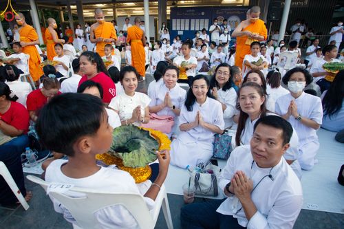 ภาพ No.78524:พิธีตัดปอยผม โครงการหน่อแก้วเปรียญธรรมรุ่นที่ 11  วันที่ 26 มีนาคม พ.ศ.2566  ณ หมู่กุฏิสามเณร อาคารค่ายจองแชมป์ วัดพระธรรมกาย