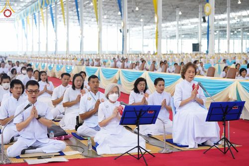 ภาพ No.60456:การต้อนรับพระสังฆาธิการ 10,000 กว่าวัดทั่วประเทศ พิธีมอบปัจจัยช่วยเหลือครู 4 จังหวัดชายแดนภาคใต้ พิธีปฏิบัติธรรม ในวันคุ้มครองโลก วันจันทร์ที่ 22 เมษายน พ.ศ.2567 ณ วัดพระธรรมกาย จ.ปทุมธานี
