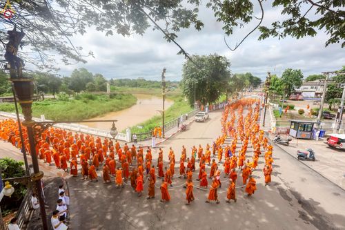 ภาพ No.239314:วันอาทิตย์ที่ 17 สิงหาคม พ.ศ. 2568 พิธีอัญเชิญรูปเหมือนพระมงคลเทพมุนี (สด จันทสโร) ณ ศาลากลางจังหวัดเลย ถึงลานพญานาค สวนสาธารณะกุดป่อง อ.เมือง จ.เลย