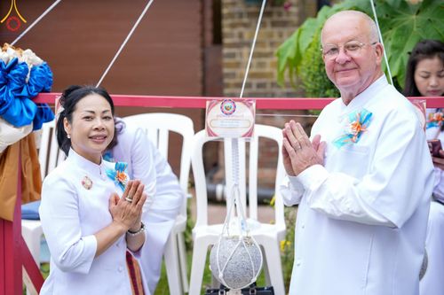 ภาพ No.142712:พิธีพัทธสีมา ประดิษฐานลูกนิมิตมหาสมบัติ สถาปนาอุโบสถวัดพระธรรมกายลอนดอน บูชาธรรม 80 ปี หลวงพ่อธัมมชโย วันเสาร์ที่ 22 มิถุนายน พ.ศ. 2567