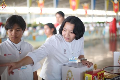 ภาพ No.61481:V.36 ทุ่มเทเพื่อพ่อ 80 ปี ภาพการเตรียมงานของหน่วยงานต่างๆ เพื่อพิธีฉลองอายุวัฒนมงคล 80 ปี หลวงพ่อธัมมชโย และรับถวายมหาสังฆทาน 10,000 กว่าวัดทั่วประเทศ ในวันคุ้มครองโลก จันทร์ที่ 22 เมษายน พ.ศ.2567