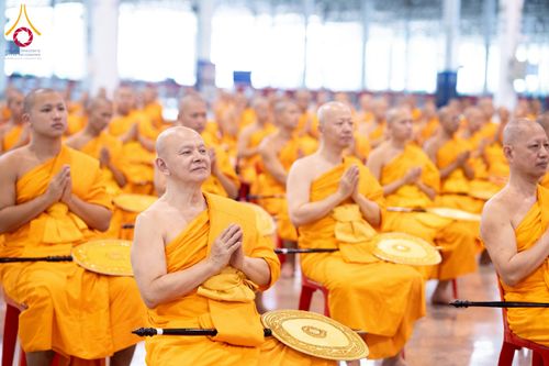 ภาพ No.237579:วันอาทิตย์ที่ 10 สิงหาคม พ.ศ.2568 พิธีมอบใบประกาศเกียรติคุณ โครงการสอบบาลี "ฉลองแชมป์" บูชาธรรม 80 ปี หลวงพ่อธัมมชโย ประจำปี 2568 และ พิธีมอบดวงแก้วสามเณรทรงบาลีไวยากรณ์ ณ สภาธรรมกายสากล วัดพระธรรมกาย ปทุมธานี