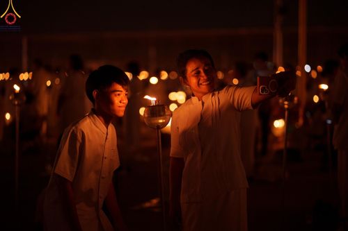 ภาพ No.125154:พิธีเวียนประทักษิณและจุดมาฆประทีป (ชุดที่ 2) ในวันมาฆบูชา เสาร์ที่ 24 กุมภาพันธ์ พ.ศ. 2567 ณ พระมหาธรรมกายเจดีย์ วัดพระธรรมกาย