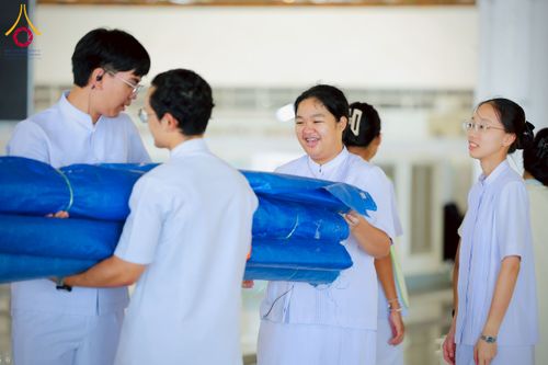 ภาพ No.223480:วันวิสาขบูชา วันอาทิตย์ที่ 11 พฤษภาคม พ.ศ. 2568 พิธีตักบาตร และปฎิบัติธรรม ณ สภาธรรมกายสากล วัดพระธรรมกาย