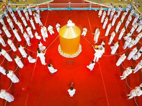 ภาพ No.86978:พิธีตักบาตร , พิธีบูชาข้าวพระ , พิธีจุดเทียนใจ ไฟนิรันดร์ อนันตชัย ในวันอาทิตย์ต้นเดือน 3 กันยายน พ.ศ. 2566 ณ วัดพระธรรมกาย