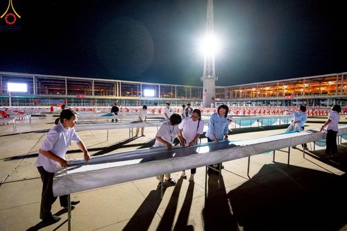 ภาพ No.219213:วันที่ 19-21 เมษายน พ.ศ. 2568 การเตรียมงานในลานธรรม , วิหารคด เพื่องานวันคุ้มครองโลก 22 เมษายน พ.ศ. 2568