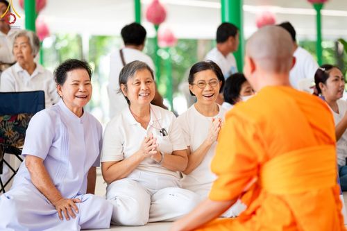 ภาพ No.159840:พิธีตัดปอยผมปลงผมนาคธรรมทายาท, พิธีบรรพชาอุปสมบทหมู่ โครงการอุปสมบทหมู่บูชาธรรม 140 ปี พระมงคลเทพมุนี (สด จนฺทสโร) ณ โบสถ์พระไตรปิฏก วัดพระธรรมกาย วันเสาร์ที่ 5 ตุลาคม พ.ศ. 2567