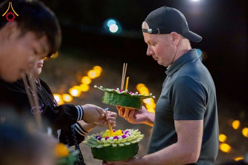 ภาพ No.266240:วันพุธที่ 5 พฤศจิกายน พ.ศ. 2568 (วันพระ ขึ้น 15 ค่ำ เดือน 12) พิธีจุดประทีปโคมลาน, โคมลอย และลอยกระทง ถวายประทีปเป็นพุทธบูชา สร้างความสว่างไสวให้กับแผ่นดินด้วยแสงธรรม ณ พุทธอุทยานนานาชาติ จังหวัดหนองคาย