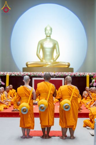 ภาพ No.244922:วันเสาร์ที่ 6 กันยายน พ.ศ. 2568 พิธีถวายบาตร บรรพชา อุปสมบทของนาคธรรมทายาท โครงการอุปสมบทหมู่บูชาธรรมครบรอบ 108 ปี  วันครูผู้ค้นพบวิชชาธรรมกาย ณ โบสถ์พระไตรปิฎก วัดพระธรรมกาย