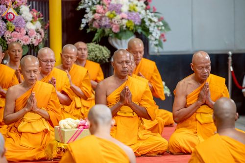 ภาพ No.223879:วันอาทิตย์ที่ 11 พฤษภาคม พ.ศ. 2568 พิธีอุปสมบทสามเณรเปรียญธรรมอุปสมบทอุทิศชีวิต 9 รูป อุบาสก 1 ท่าน ณ อุโบสถพระไตรปิฏกวัดพระธรรมกาย