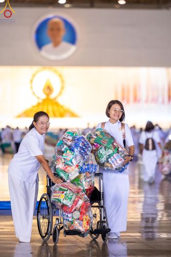 ภาพ No.207372:พิธีตักบาตร และปฏิบัติธรรมช่วงสาย ในวันมาฆบูชา วันพุธที่ 12 กุมภาพันธ์ พ.ศ. 2568 ณ วัดพระธรรมกาย จังหวัดปทุมธานี