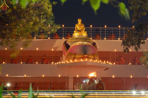 ภาพ No.119302:พิธีจุดประทีปถวายเป็นพุทธบูชา และบูชาธรรมมหาปูชนียาจารย์ พระมงคลเทพมุนี(สด จนฺทสโร) ในโครงการธรรมยาตราฯ วันที่ 26 มกราคม พ.ศ. 2567 ณ อาคารธรรมยาตรา กตัญญูบูชามหาปูชนียาจารย์ ตรงข้ามวัดปากน้ำภาษีเจริญ จ.กรุงเทพมหานคร