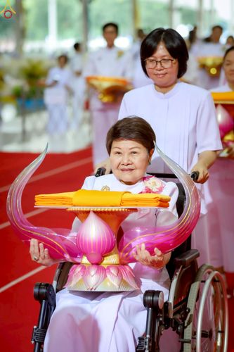 ภาพ No.240833:วันพุธที่ 27 สิงหาคม พ.ศ. 2568 พิธีทอดผ้าป่าเพื่อสร้างอาคาร  82 ปี หลวงพ่อธัมมชโย สมทบกฐินวัดพระธรรมกาย และกฐิน 30,000 วัดทั่วประเทศ ครั้งที่ 1