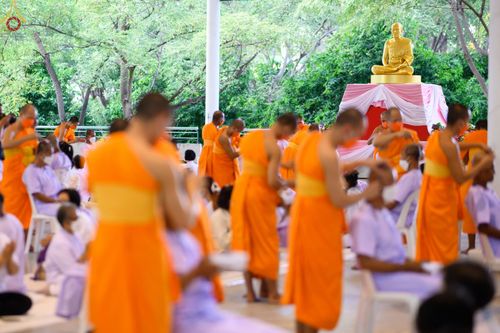 ภาพ No.63634:พิธีปลงผมนาคธรรมทายาท โครงการอุปสมบทบูชาธรรม มหาปูชนียาจารย์ประจำปี 2565 วันที่ 19 พฤศจิกายน พ.ศ. 2565 ณ สภาธรรมกายสากล วัดพระธรรมกาย