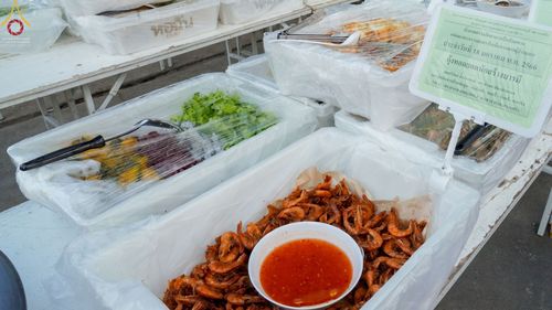 ภาพ No.72183:พิธีถวายภัตตาหารเป็นสังฆทาน แด่คณะพระธรรมยาตราฯ ในโครงการธรรมยาตรากตัญญูบูชา มหาปูชนียาจารย์ พระมงคลเทพมุนี(สด จนฺทสโร) พระผู้ปราบมาร อนุสรณ์สถาน 7 แห่ง ปีที่ 11 วันที่ 18 มกราคม พ.ศ. 2566