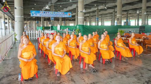 ภาพ No.339791:วันที่ 19 กรกฎาคม พ.ศ.2569 พิธีตัดปอยผม โครงการบวชพระนานาชาติ AEC และ WAB รุ่นที่ 10 THE AEC & INTERNATIONAL ORDINATION PROGRAM ณ มหารัตนวิหารคด 30 วัดพระธรรมกาย ปทุมธานี