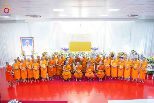 ภาพ No.315879:วันพฤหัสบดีที่ 26 มีนาคม พ.ศ. 2569 พิธีบำเพ็ญกุศล คุณพ่อณรงค์ จินตมากุล  สิริอายุ 99 ปี 11 เดือน โยมบิดา พระครูปลัดรัตนวีรวัฒน์ (รังสฤษดิ์ อิทฺธิจินตโก) ที่ปรึกษาเจ้าคณะจังหวัดปทุมธานี เจ้าอาวาสวัดพระธรรมกาย  ณ ห้องปลูกศรัทธา 2 วัดพระธรรมกาย ปทุมธานี