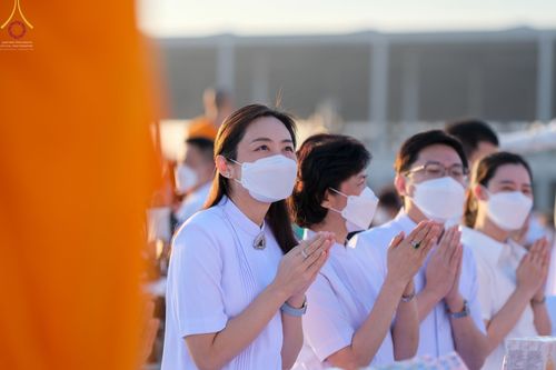 ภาพ No.68729:พิธีตักบาตรฉลองพระใหม่ วันที่ 1 มกราคม พ.ศ. 2566 ณ วัดพระธรรมกาย จ.ปทุมธานี