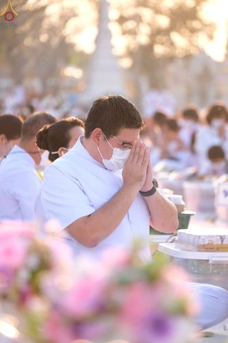 ภาพ No.72033:พิธีตักบาตรพระธรรมยาตราฯ ในโครงการธรรมยาตรากตัญญูบูชา มหาปูชนียาจารย์ พระมงคลเทพมุนี(สด จนฺทสโร) พระผู้ปราบมาร ปีที่ 11 ณ อนุสรณ์สถานลำดับที่ 3 สถานที่เกิดใหม่ในเพศสมณะ วัดสองพี่น้อง อ.สองพี่น้อง จ.สุพรรณบุรี วันที่ 18 มกราคม พ.ศ. 2566