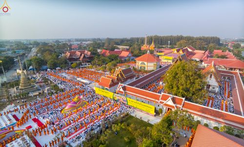 ภาพ No.294484:วันที่ 14 มกราคม พ.ศ. 2569 พิธีตักบาตรพระธรรมยาตรา ณ วัดสองพี่น้อง ต.ต้นตาล อ.สองพี่น้อง จ.สุพรรณบุรี ในโครงการธรรมยาตรา กตัญญูบูชา มหาปูชนียาจารย์ พระมงคลเทพมุนี(สด จนฺทสโร) พระผู้ปราบมาร อนุสรณ์สถาน 7 แห่ง ปีที่ 14