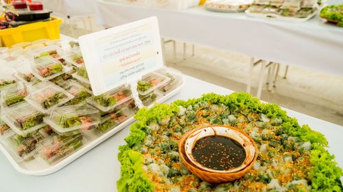 ภาพ No.70417:พิธีถวายภัตตาหารเป็นสังฆทาน แด่คณะพระธรรมยาตราฯ ในโครงการธรรมยาตราฯ ปีที่ 11 ณ อนุสรณ์สถานคลองบางนางแท่น อ.สามพราน จ.นครปฐม วันที่ 12 มกราคม พ.ศ. 2566