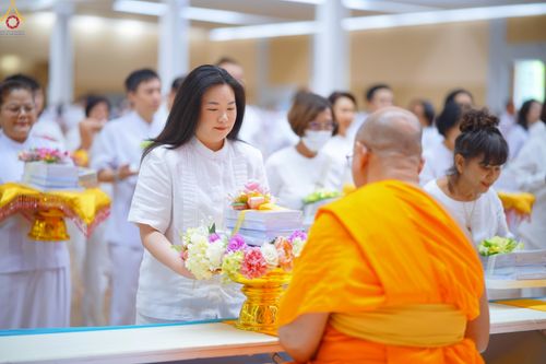 ภาพ No.329078:วันอาทิตย์ที่ 17 พฤษภาคม พ.ศ.2569 พิธีร่วมบุญการศึกษาพระภิกษุสามเณร (หนังสือบาลี นักธรรม ทางก้าวหน้า World-Pec) ณ ห้องแก้วสารพัดนึก 2 วัดพระธรรมกาย