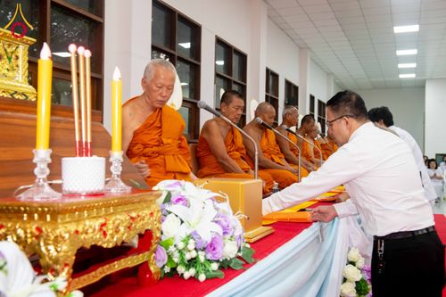 ภาพ No.316240:วันเสาร์ที่ 28 มีนาคม พ.ศ. 2569 พิธีบำเพ็ญกุศล คุณพ่อณรงค์ จินตมากุล  สิริอายุ 99 ปี 11 เดือน โยมบิดา พระครูปลัดรัตนวีรวัฒน์ (รังสฤษดิ์ อิทฺธิจินตโก) ที่ปรึกษาเจ้าคณะจังหวัดปทุมธานี เจ้าอาวาสวัดพระธรรมกาย  ณ ห้องปลูกศรัทธา 2 วัดพระธรรมกาย ปทุมธานี