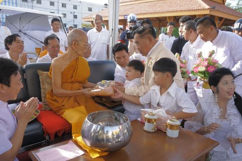 ภาพ No.4386:ตักบาตรนครราชสีมา พระ 11,111 รูป ปี พ.ศ.2554