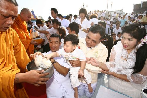 ภาพ No.4397:ตักบาตรนครราชสีมา พระ 11,111 รูป ปี พ.ศ.2554