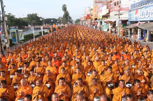 ภาพ No.4398:ตักบาตรนครราชสีมา พระ 11,111 รูป ปี พ.ศ.2554