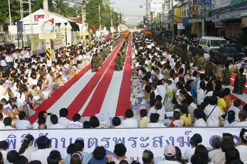 ภาพ No.4403:ตักบาตรนครราชสีมา พระ 11,111 รูป ปี พ.ศ.2554