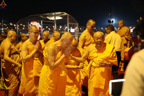 ภาพ No.324171:วันที่ 22 เมษายน พ.ศ.2569 (วันคุ้มครองโลก) พิธีถวายมหาสังฆทาน 40,000 กว่าวัดทั่วประเทศ ณ ลานธรรม พระมหาธรรมกายเจดีย์ วัดพระธรรมกาย