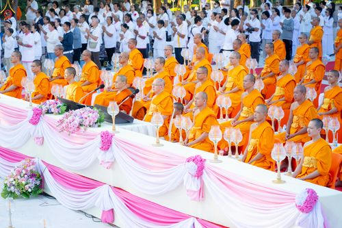 ภาพ No.291979:วันที่ 10 มกราคม พ.ศ. 2569 พิธีจุดประทีปถวายเป็นพุทธบูชา และบูชาธรรมมหาปูชนียาจารย์  ณ อนุสรณ์สถานคลองบางนางแท่น อ.สามพราน จ.นครปฐม ในโครงการธรรมยาตรา กตัญญูบูชา มหาปูชนียาจารย์ พระมงคลเทพมุนี(สด จนฺทสโร) พระผู้ปราบมาร อนุสรณ์สถาน 7 แห่ง ปีที่ 14