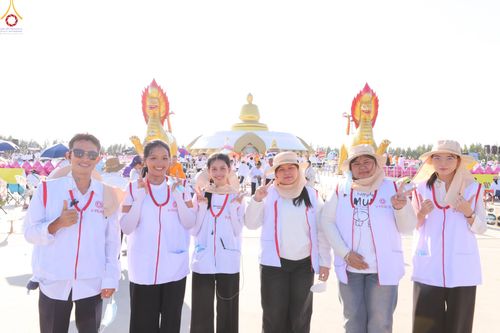 ภาพ No.306787:ภาพเบื้องหลังอาสาสมัครรวมใจ ชุดที่ 5 ในโครงการธรรมยาตรา กตัญญูบูชา มหาปูชนียาจารย์ พระมงคลเทพมุนี(สด จนฺทสโร) พระผู้ปราบมาร อนุสรณ์สถาน 7 แห่ง ปีที่ 14