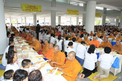 ภาพ No.3209:พิธีถวายสังฆทานแด่คณะสงฆ์ 266 วัด ใน 4 จังหวัดภาคใต้ ครั้งที่ 42