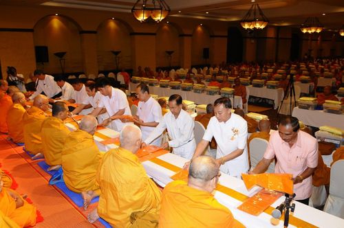 ภาพ No.3223:พิธีถวายสังฆทานแด่คณะสงฆ์ 266 วัด ใน 4 จังหวัดภาคใต้ ครั้งที่ 43