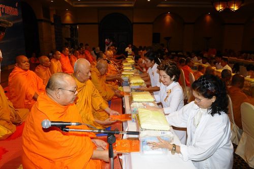 ภาพ No.3225:พิธีถวายสังฆทานแด่คณะสงฆ์ 266 วัด ใน 4 จังหวัดภาคใต้ ครั้งที่ 43