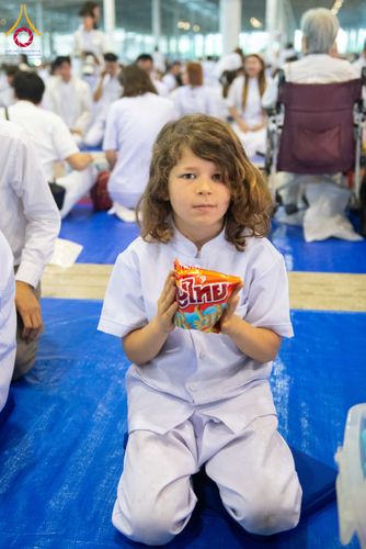 ภาพ No.308301:วันที่ 1  กุมภาพันธ์ พ.ศ. 2569 พิธีตักบาตรข้าวสารอาหารแห้ง ณ บ้านแก้วเรือนทองคุณยาย สภาธรรมกายสากล วัดพระธรรมกาย