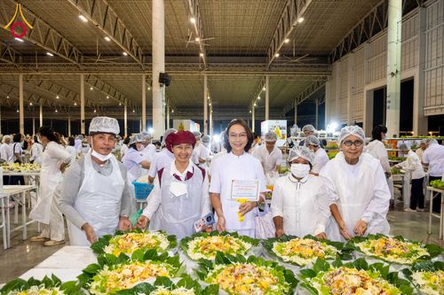 ภาพ No.303028:วันที่ 26 มกราคม พ.ศ. 2569 พิธีถวายภัตตาหารเป็นสังฆทาน แด่พระธรรมยาตรา ณ วัดพระธรรมกาย  จังหวัดปทุมธานี ในโครงการธรรมยาตรา กตัญญูบูชา มหาปูชนียาจารย์ พระมงคลเทพมุนี(สด จนฺทสโร) พระผู้ปราบมาร อนุสรณ์สถาน 7 แห่ง ปีที่ 14